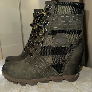 Sorel Women’s Lexie Wedge Waterproof Boots Size 7.5